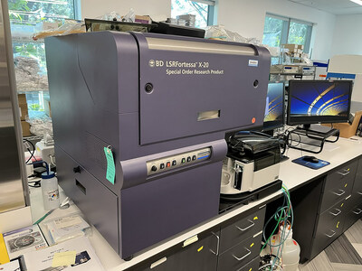 The sale features a BD LSRFortesa X-20 Cell Analyzer with HTS